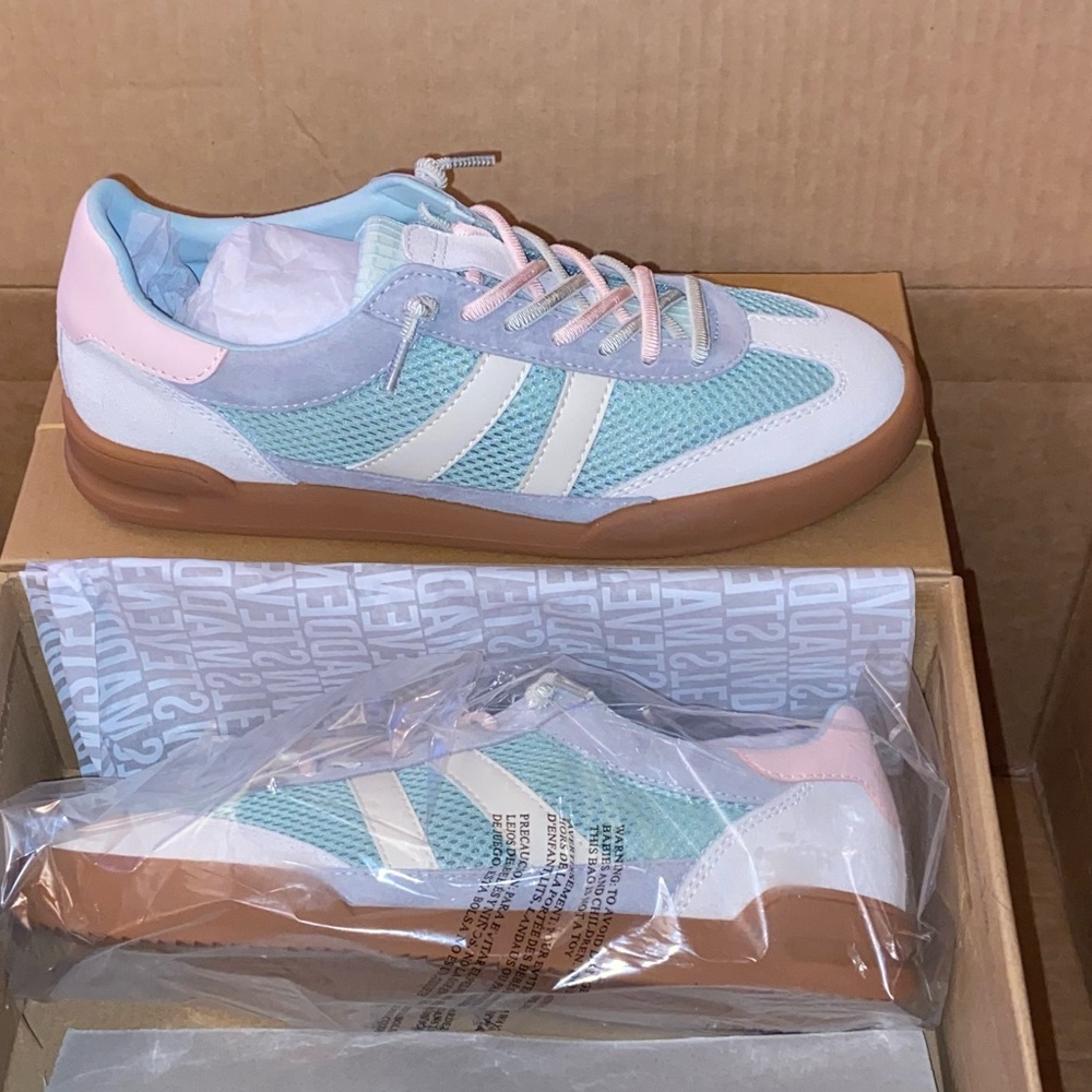 FLAW- Steve Madden Verdict Mesh Sneaker Turquoise Multi Sneaker Womens 9 NEW NIB - Picture 12 of 16